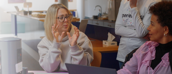 An image of two participants of an Experience AI workshop